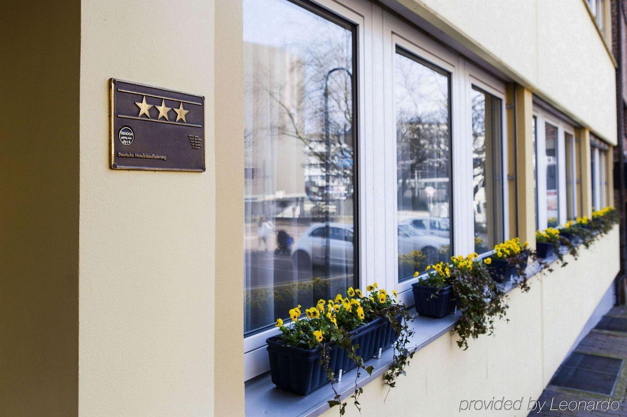 Hotel Am Duesseldorfer Platz Ratingen Exterior photo